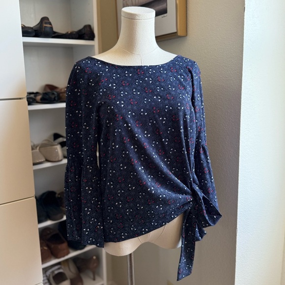 Michael Kors Navy Blue Floral Patterned Tie Front 3/4 Bell Sleeve Blouse Size XS - Picture 3 of 11
